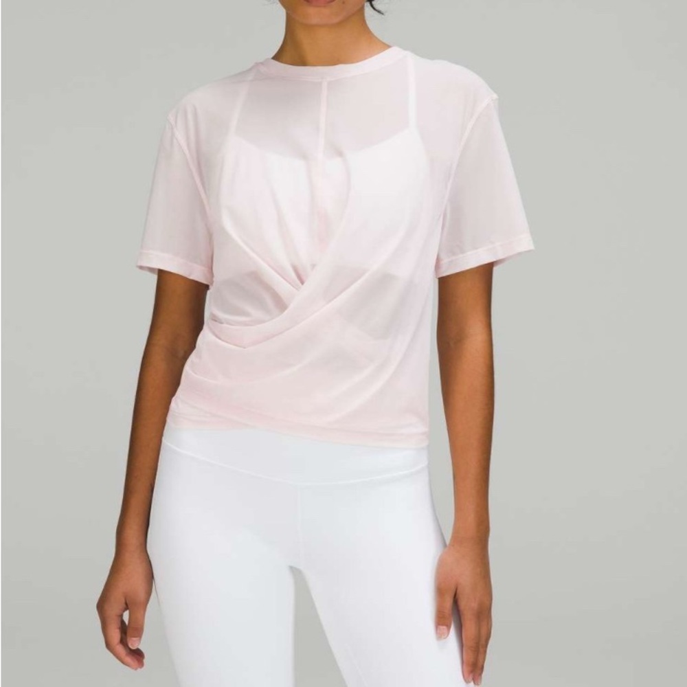Women’s Lululemon Lightweight Mesh Reversible Yoga Short Sleeve Shirt Size 6